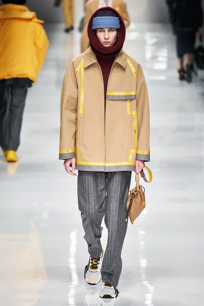 Look 44